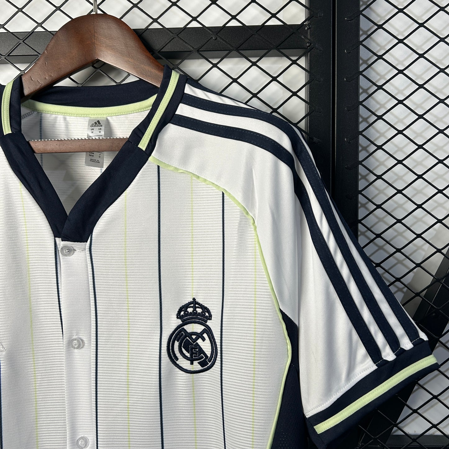 Camiseta Retro Edición Especial Real Madrid 25-26