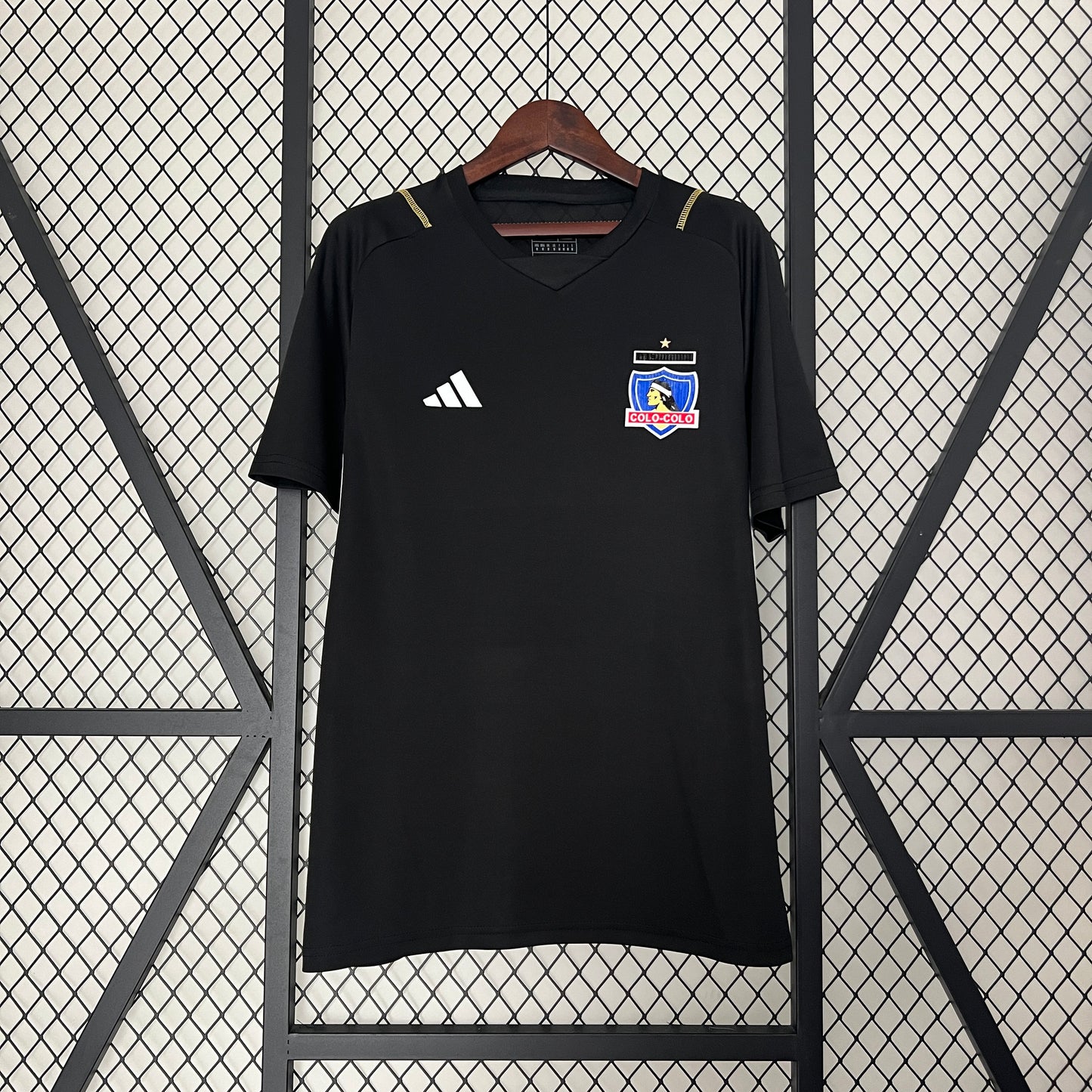 Camiseta Entrenamiento Negra Colo Colo 24-25