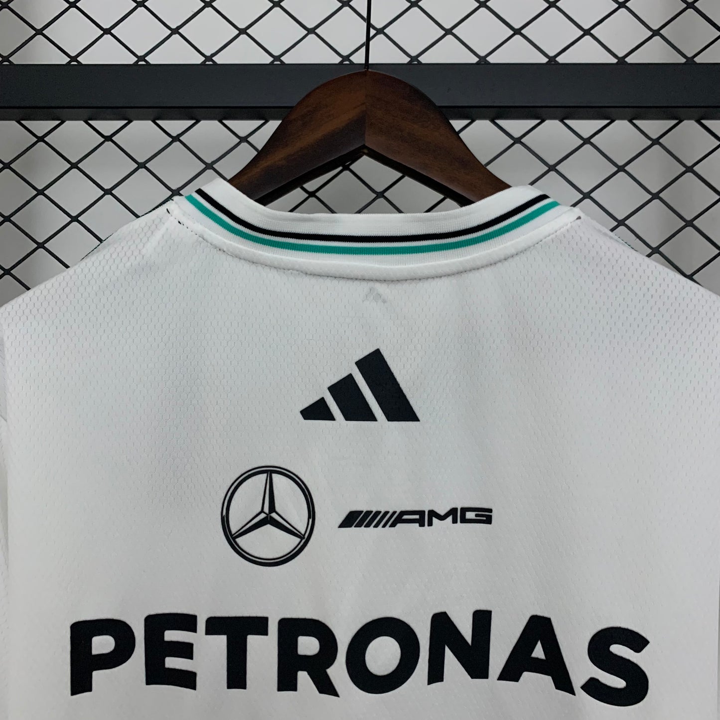 Camiseta Blanca F1 Mercedez Benz 2025