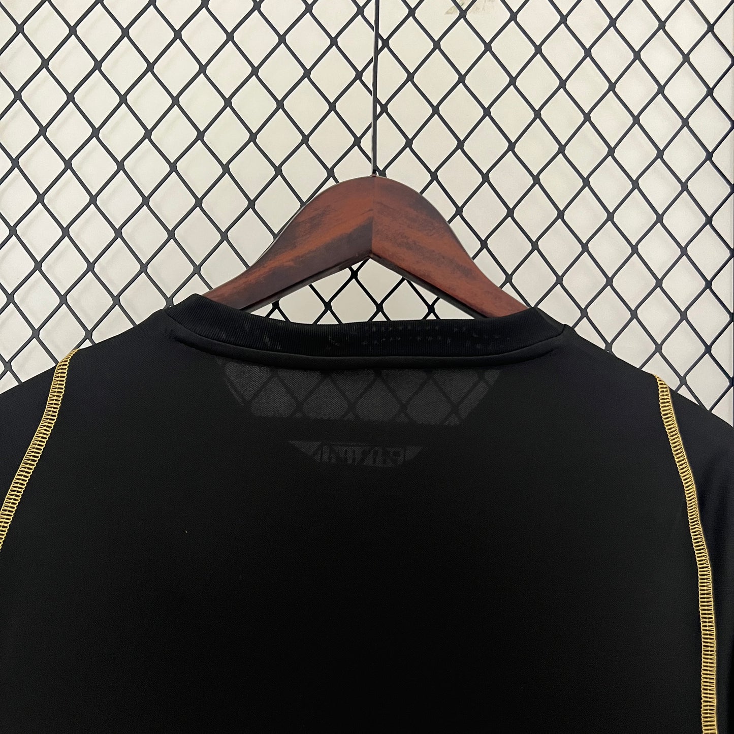 Camiseta Entrenamiento Negra Colo Colo 24-25