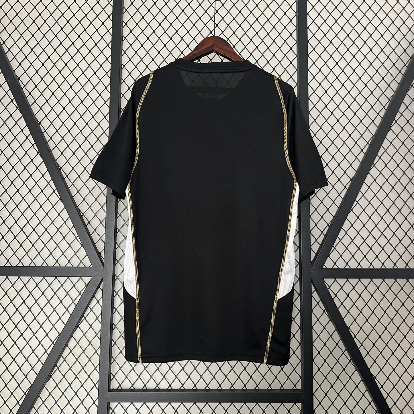 Camiseta Entrenamiento Negra Colo Colo 24-25