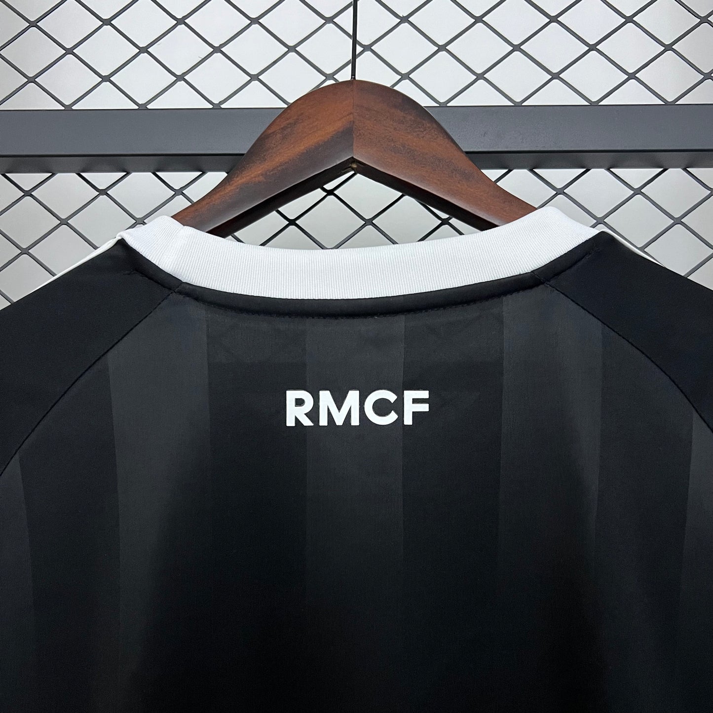 Camiseta Edición Negra Real Madrid 25-26