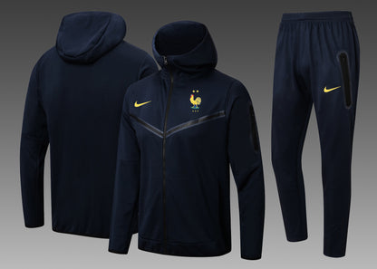 Conjunto Nike Poleron + Pantalon Francia 25-26